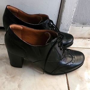 Clarks black heels